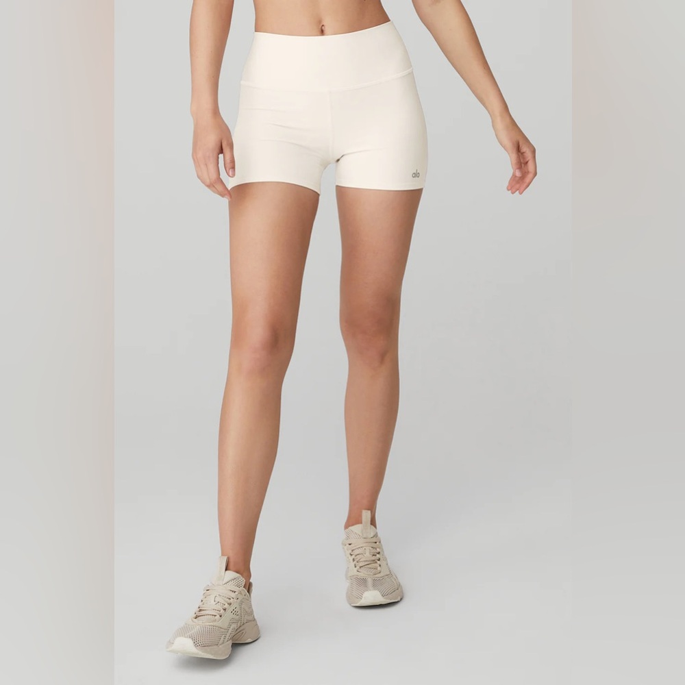 Alo Yoga Airlift High-Waist Short Cream Size XS
